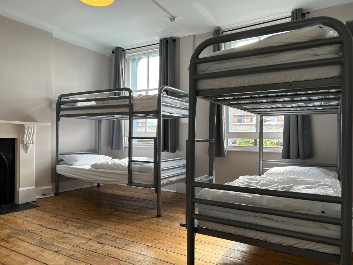 Cricketers Hostel ลอนดอน ภายนอก รูปภาพ