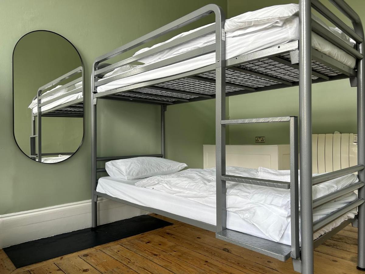 Cricketers Hostel ลอนดอน ภายนอก รูปภาพ