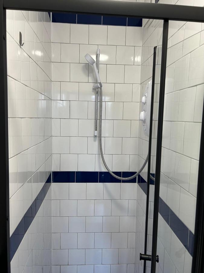 Cricketers Hostel ลอนดอน ภายนอก รูปภาพ